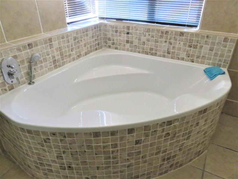 4 Bedroom Property for Sale in Myburgh Park Western Cape